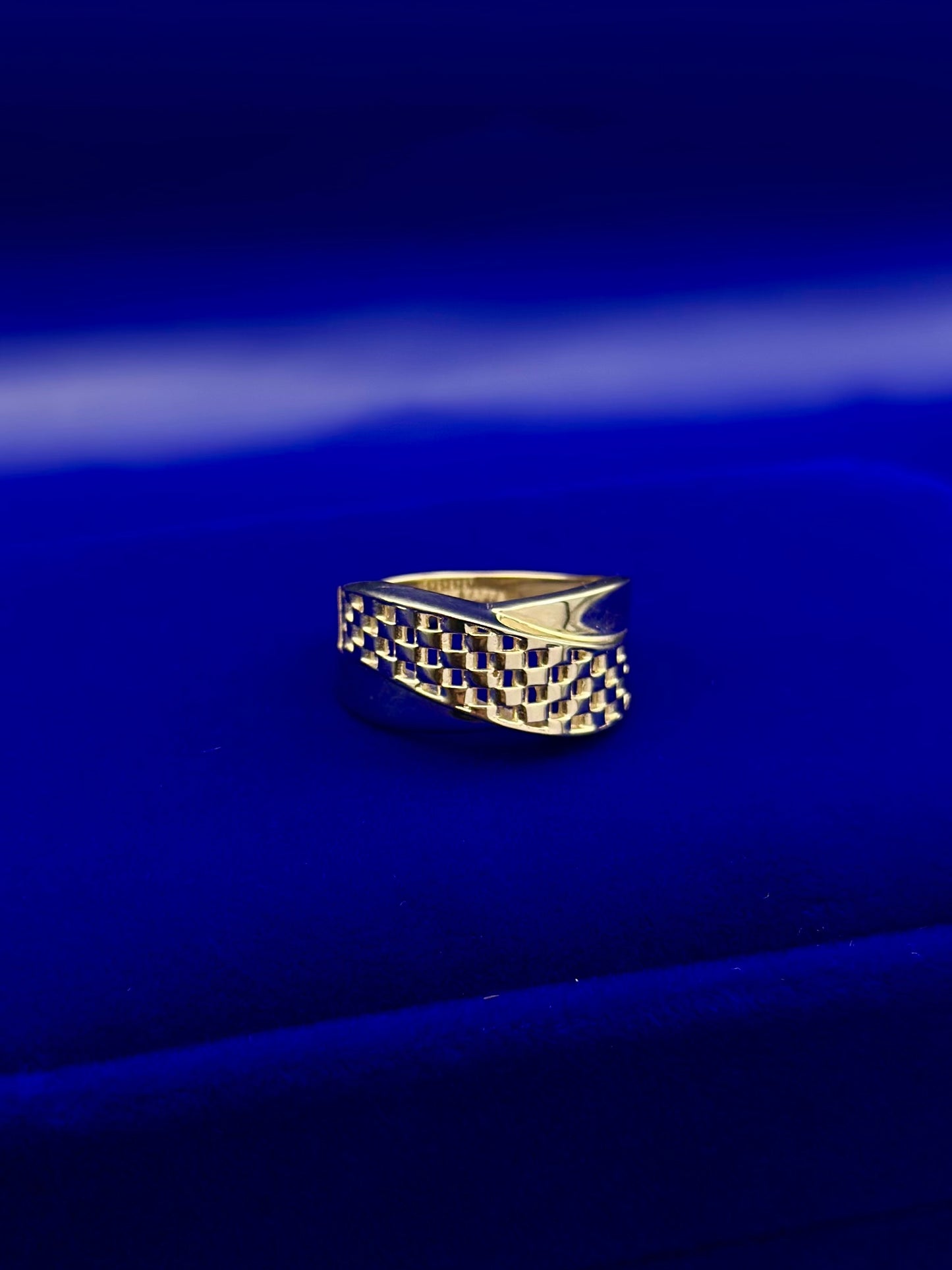Anillo malla dorada