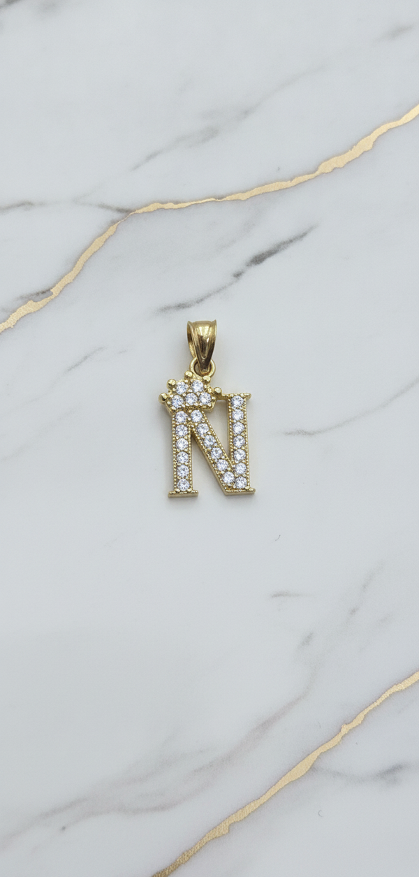 Dije Letra Inicial N con Corona y Zirconias en Oro Amarillo 10K (1.05g)