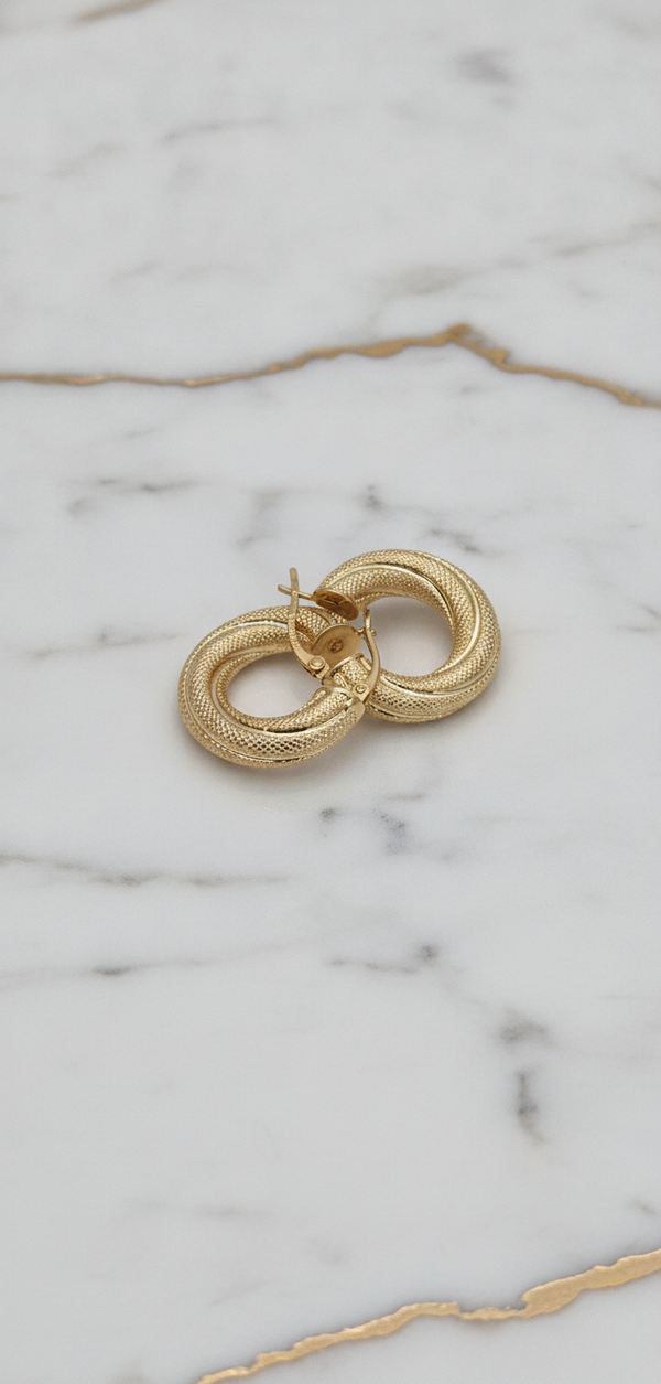 Aretes Argollas Torcidas Nevadas Compactas (1x5mm) en Oro Amarillo 10K - 2.15g