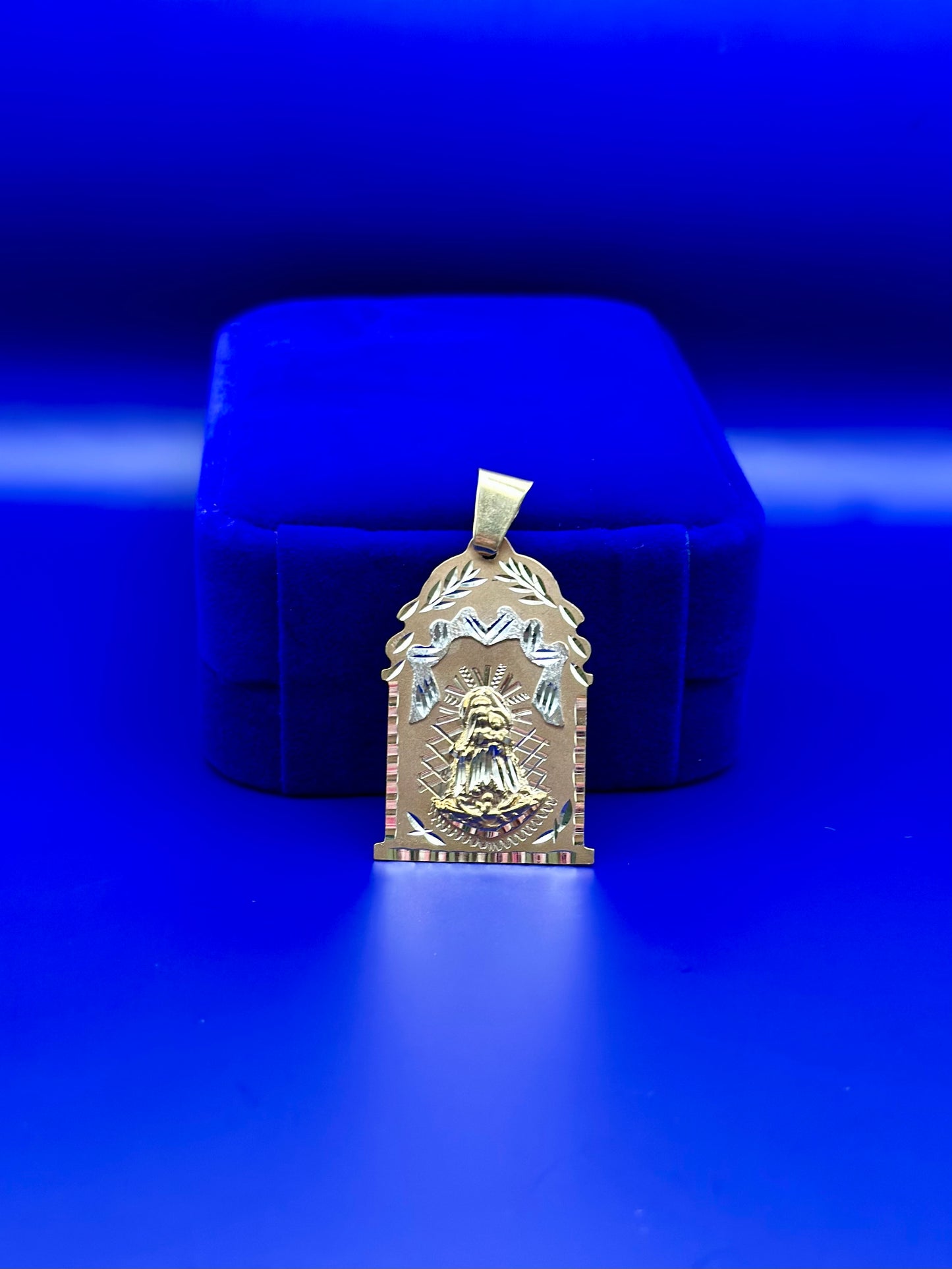 Dije de Capilla de la Virgen