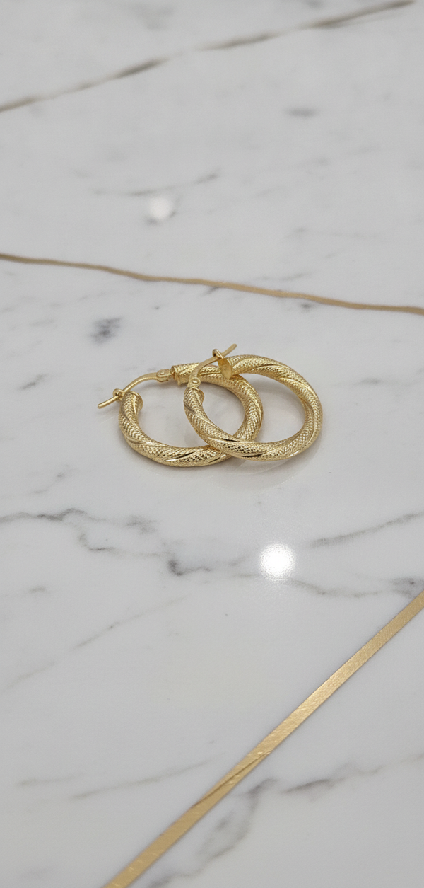 Aretes Hollow 10K Argollas Torcida Nevada Size 2 Weight 1.19