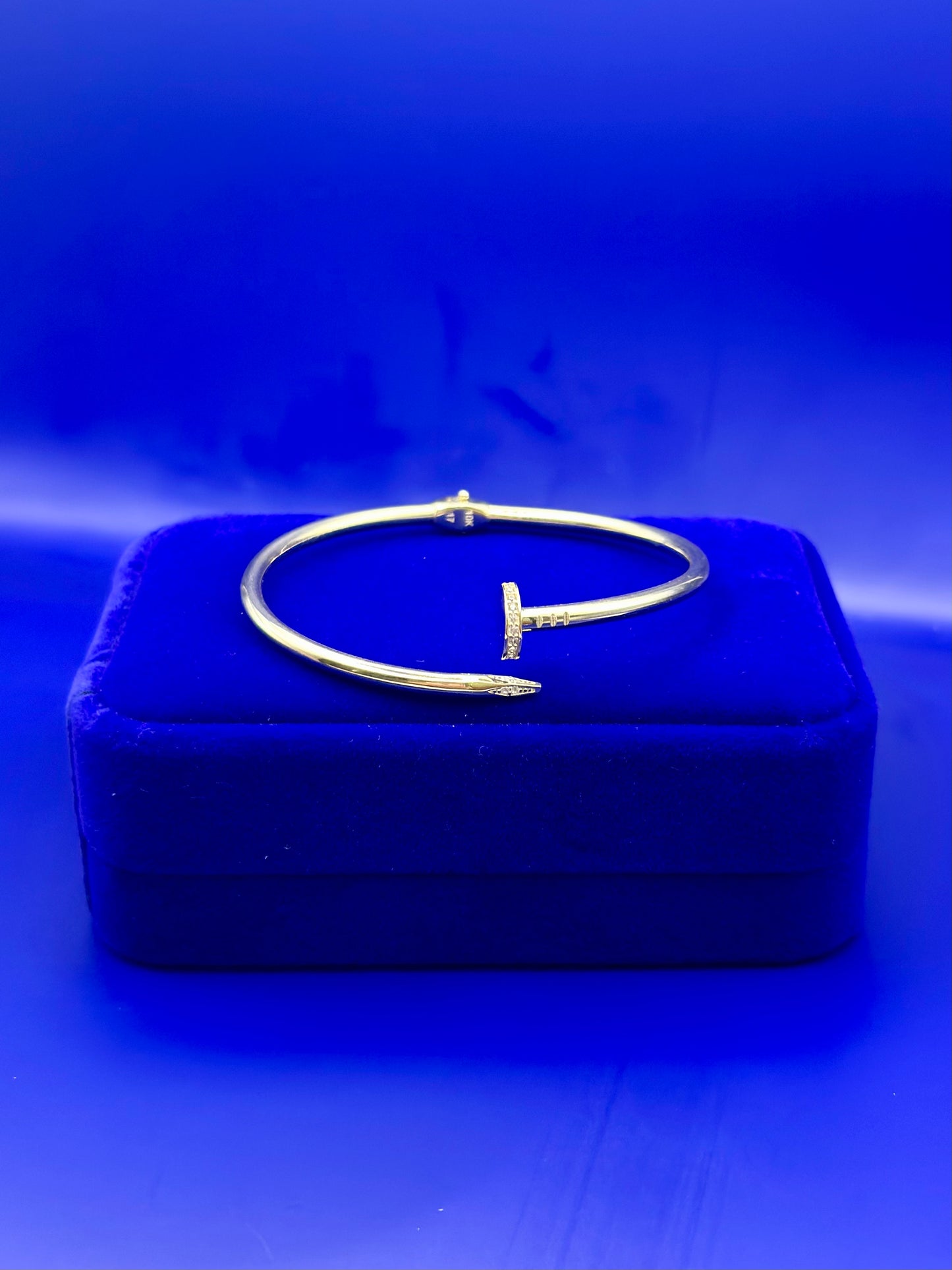 10k 17" Luxury Clove Style Bracelet