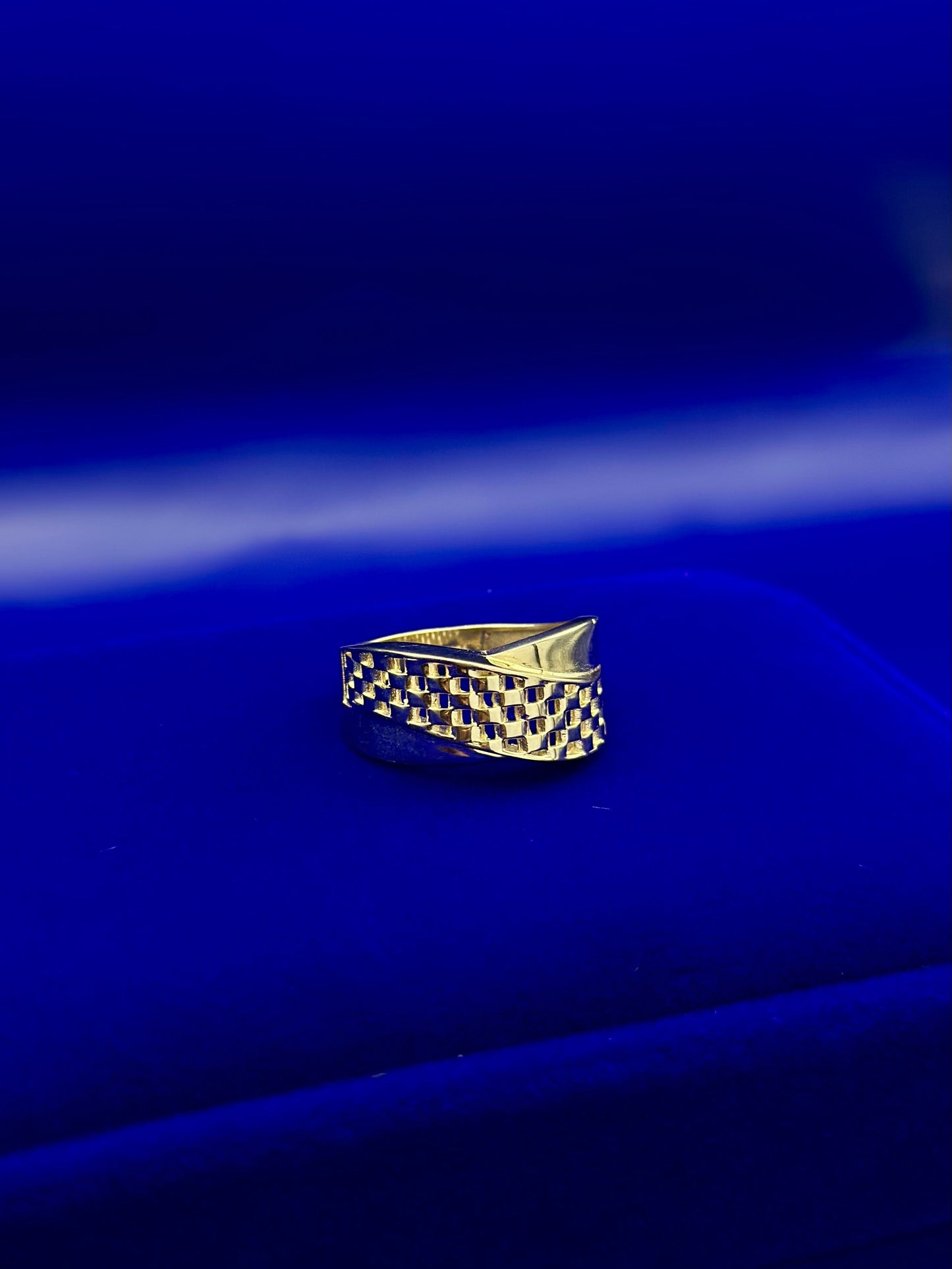 Anillo malla dorada