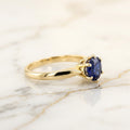 Anillo Solitario de Zafiro Azul Redondo de Seis Uñas en Oro Amarillo 10K (1.90g)