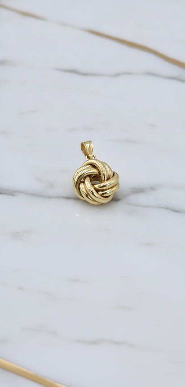 Dije Nudo de Amor 3D Entrelazado Pulido en Oro Amarillo 10K (0.86g)