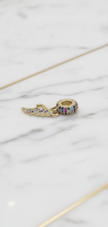 Dije Charm Ala de Ángel Colgante con Piedras Multicolor Arcoíris en Oro Amarillo 10K (1.62g)