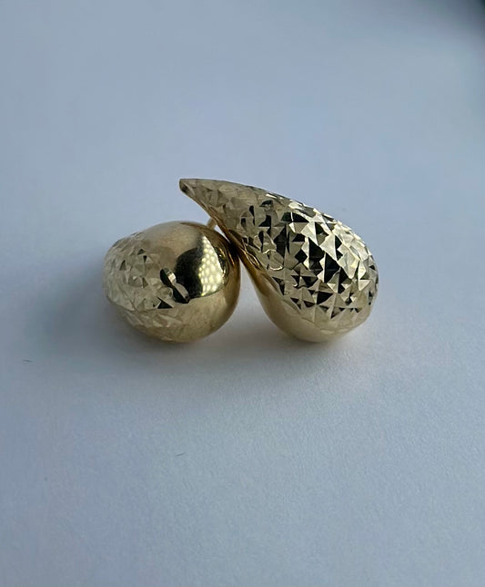Aretes Gotas con detalles 10k Mediano