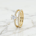 Dúo de Anillos de Compromiso y Boda con Solitario Corte Pera y Pavé en Oro 10K (Talla 8) - 2.86g