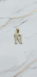 Dije Letra Inicial N con Corona y Zirconias en Oro Amarillo 10K (1.05g)