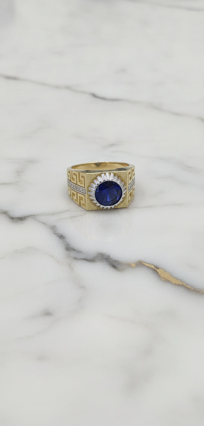 Anillo de Caballero con Piedra Azul Redonda, Bisel Estriado Bicolor y Greca en Oro 10K (6.69g)
