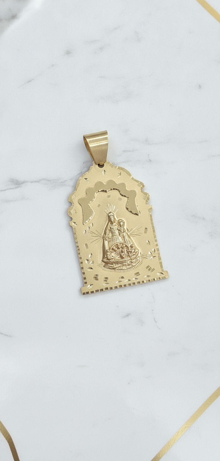Dije Capilla Virgen de la Caridad del Cobre Calado con Corte Diamante en Oro Amarillo 10K