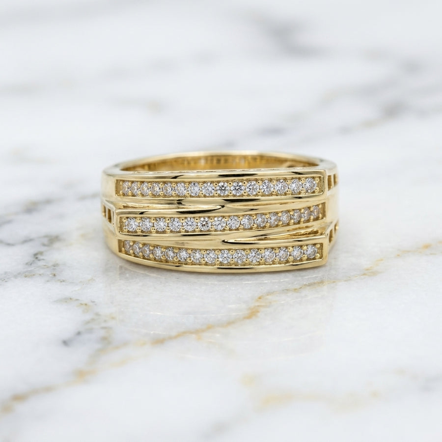 Anillo Crossover de Triple Carril con Zirconias y Galería Panal en Oro Sólido 10K - 2.69g
