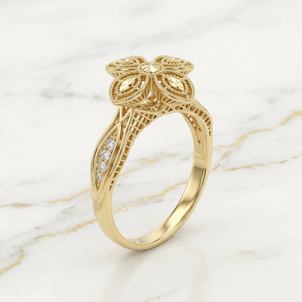 Anillo Cruz Floral de Cuatro Pétalos en Filigrana con Hombros de Zirconias en Oro Amarillo 10K (1.44g)