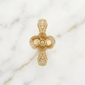 Anillo Flor de Cuatro Pétalos en Filigrana con Hombros de Zirconias en Oro Amarillo 10K (1.22g)