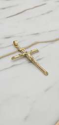 Dije Crucifijo Tubular Clásico Pulido con Cristo e INRI en Oro Amarillo 10K (2.56g)