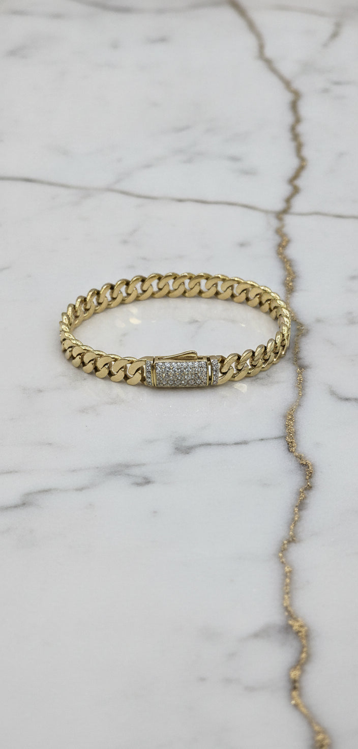 Manilla Eslabón Cubano Monaco con Detalle en Pavé de Piedras Blancas en Oro 10K - 8.11g