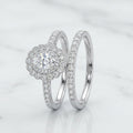Set de Anillo de Compromiso Ovalado con Doble Halo Festoneado y Alianza en Oro Blanco 10K (4.57g)
