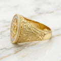 Anillo Redondo de Estrella de David en Relieve con Halo de Circonias y Hombros Tallados en Oro Amarillo 10K - 7.62g