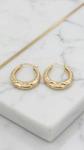 Aretes Argollas de Perfil Plano con Relieve de Ondas Talla 2 en Oro Amarillo 10K - 1.20g