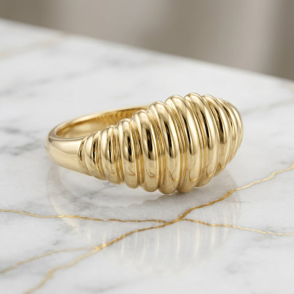 Anillo Croissant Domo Acanalado Oro Sólido 10K Talla 8 1.97g