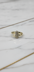 Anillo Bypass Geométrico con Barra Hexagonal de Zirconias en Oro Sólido 10K (Talla 9) - 2.83g