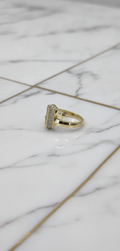 Anillo Bypass Geométrico con Barra Hexagonal de Zirconias en Oro Sólido 10K (Talla 9) - 2.83g