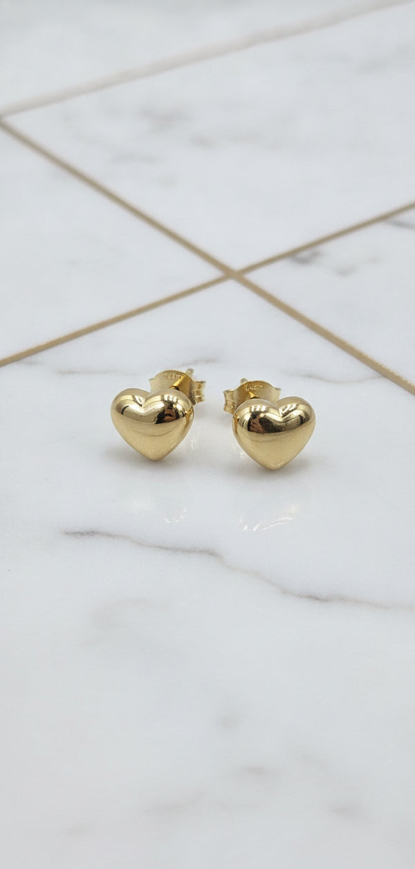 Aretes Dormilones de Corazón Bombé Liso de Alto Pulido en Oro Amarillo 10K - 0.90g