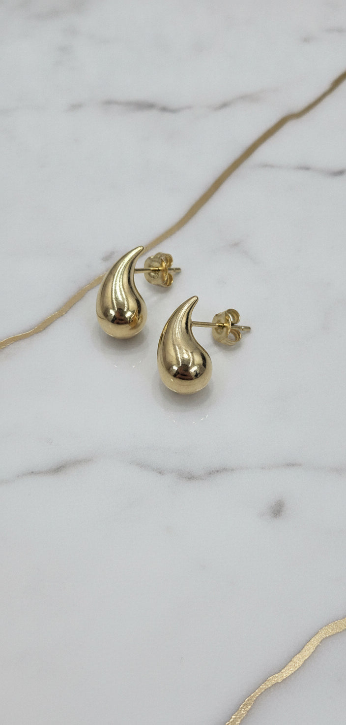 Aretes Dormilones Esculturales de Gota Curva de Alto Pulido en Oro Amarillo 10K - 1.56g