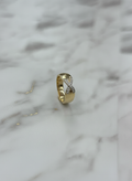 Anillo Banda Ancha con Equis Cruzada de Zirconias en Oro Bicolor 10K - 2.62g
