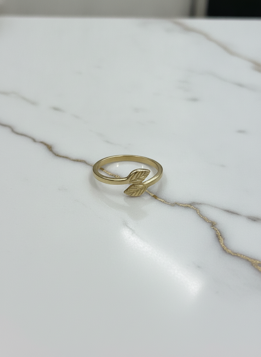Anillo Bypass de Doble Hoja Botánica Tallada en Oro Amarillo 10K - 1.55g