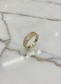 Anillo Multicapa de Esferas Granuladas con Nudo Entrelazado en Oro Amarillo 10K - 2.03g