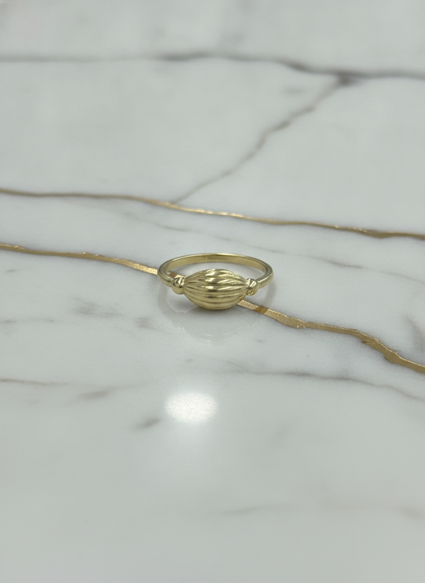 Anillo Domo Ovalado Acanalado en Oro Amarillo 10K - 1.53g