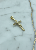 Dije Crucifijo Tubular con Cristo en Relieve e INRI en Oro Amarillo 10K - 1.09g