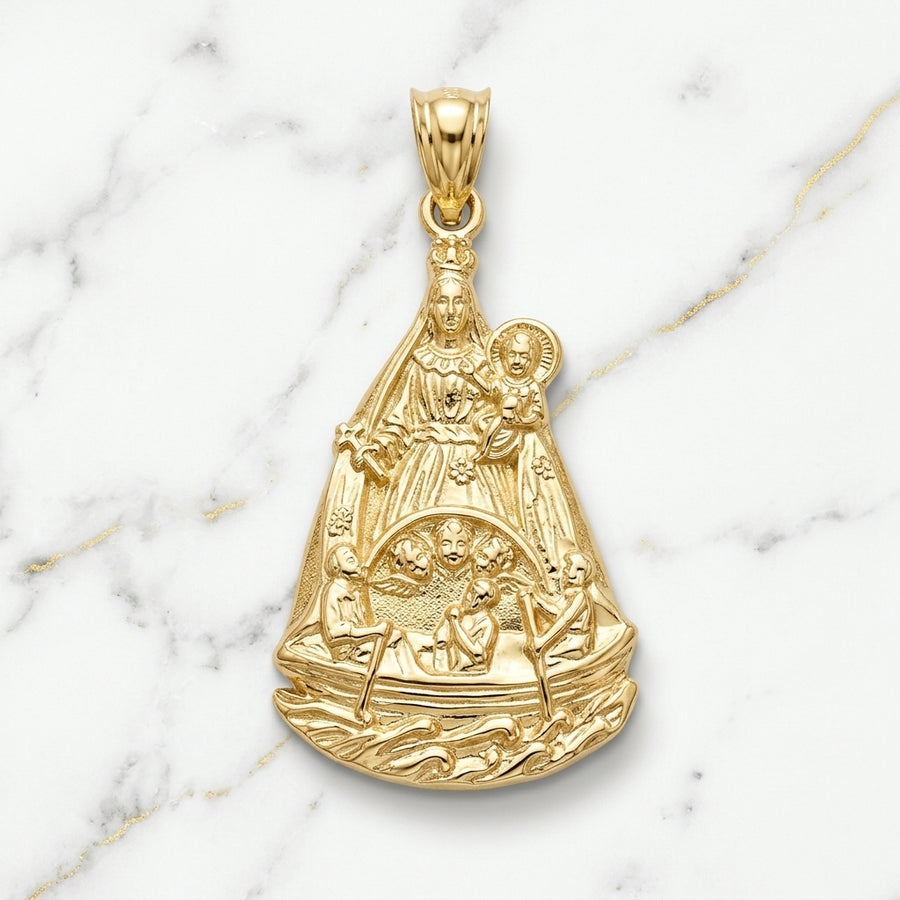 Dije Silueta Grande Virgen de la Caridad del Cobre en Relieve en Oro Amarillo 10K - 4.29g