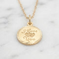 Cadena Tejido Eslabón Diamantado con Dije Medalla "I Love You" y Doble Corazón Central en Oro Amarillo 10K - 1.45g