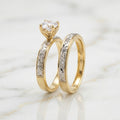 Dúo de Anillos de Compromiso y Boda Vintage Grabado Milgrain con Solitario en Oro Dos Tonos 10K - 4.24g