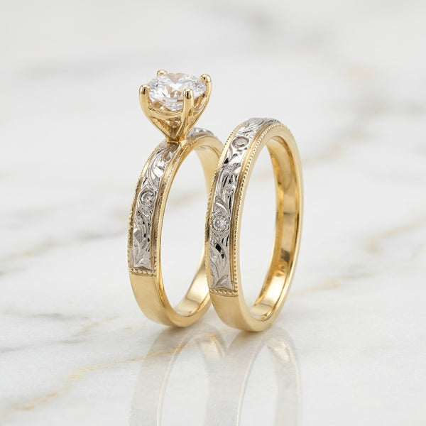 Dúo de Anillos de Compromiso y Boda Vintage Grabado Milgrain con Solitario en Oro Dos Tonos 10K - 4.24g