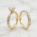 Dúo de Anillos de Compromiso y Boda Vintage Grabado Milgrain con Solitario en Oro Dos Tonos 10K - 4.24g