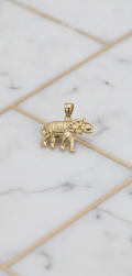 Dije Elefante de la Suerte 3D con Trompa Elevada en Oro Amarillo 10K (1.64g)