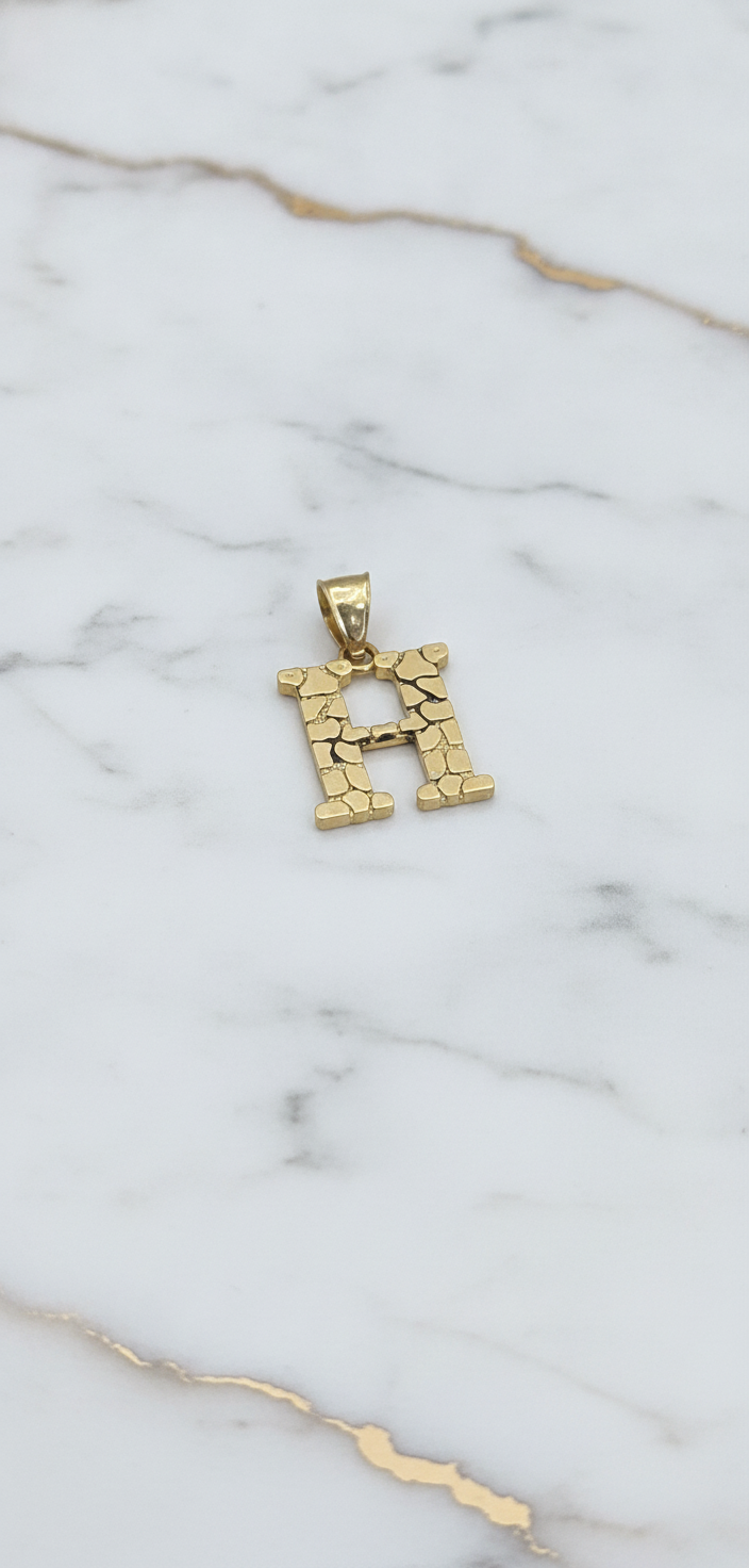 Dije Letra Inicial H Textura Nugget (Pepita de Oro) en Oro Amarillo 10K (0.98g)
