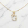 Cadena Fina Eslabón Plano 20" con Dije Letra Inicial G con Corona en Oro Sólido 10K - 4.40g