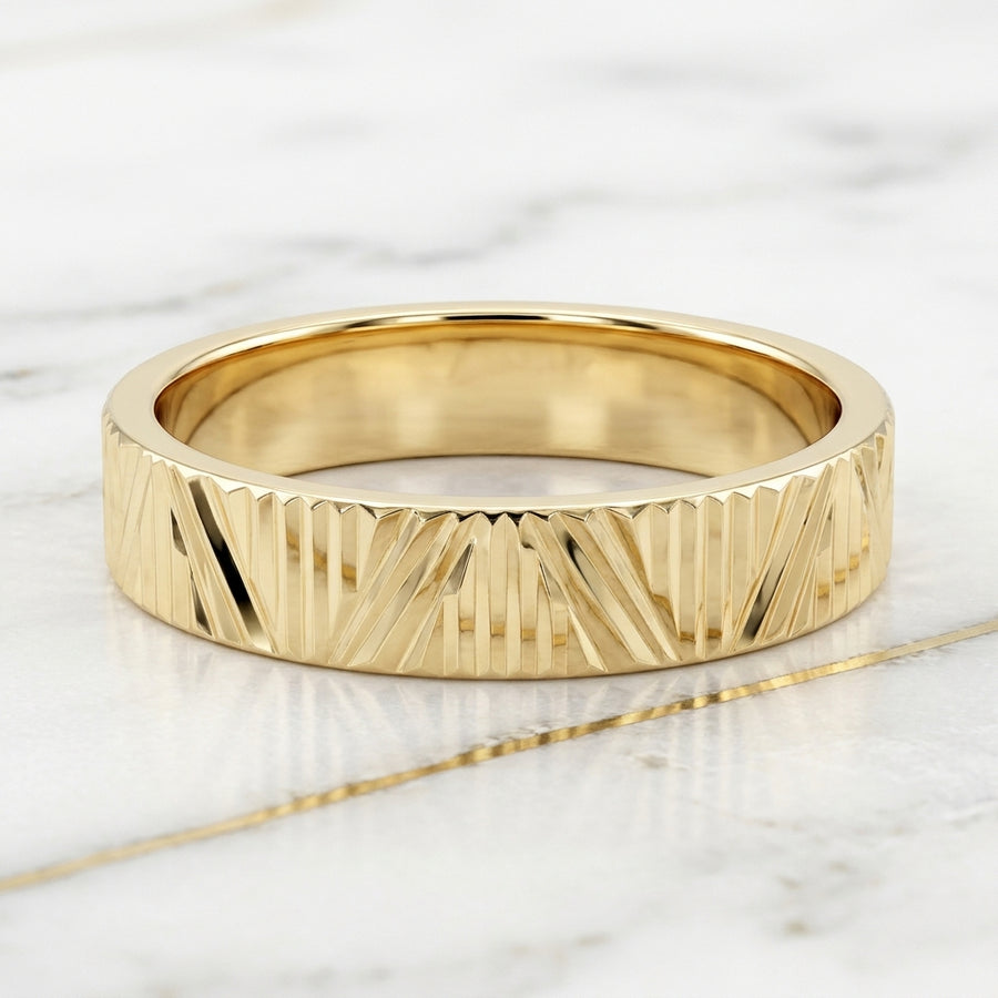 Anillo Alianza Plana con Grabado Diamantado en Zigzag en Oro Amarillo 10K - 3.82g