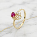 Anillo Cluster Piedra Roja Rubí y Brillantes Oro Sólido 10K 1.21g