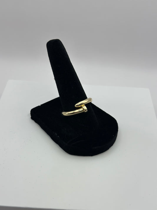 Anillo estilo clavo Luxury 10k