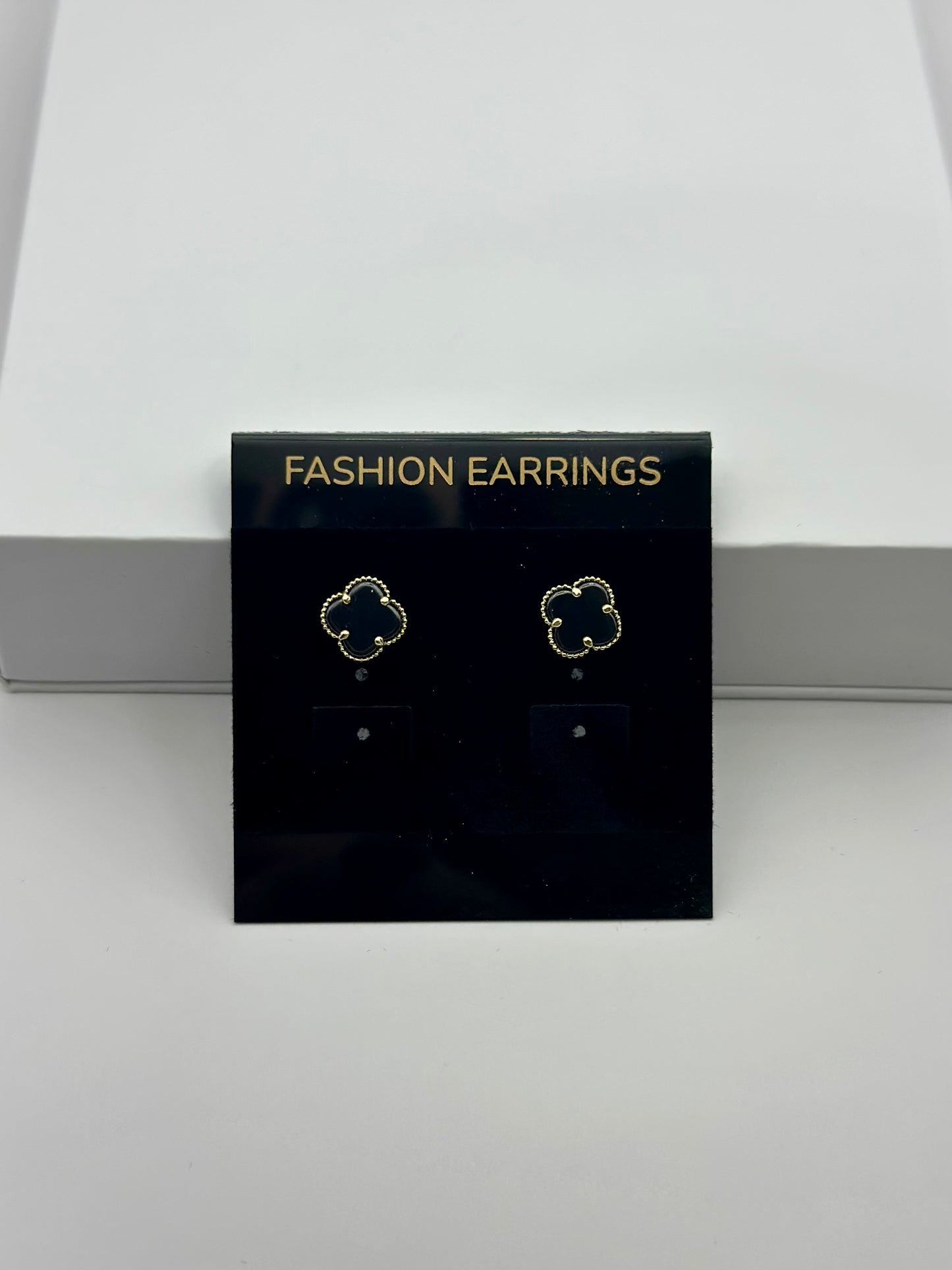 Aretes Clover negro pequeño 10k