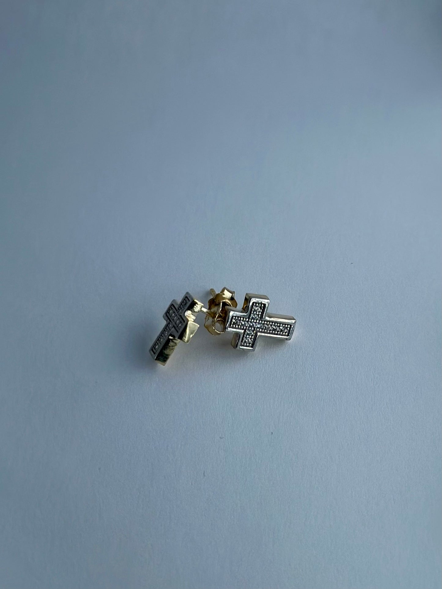Aretes Cruz 10k Pequeño