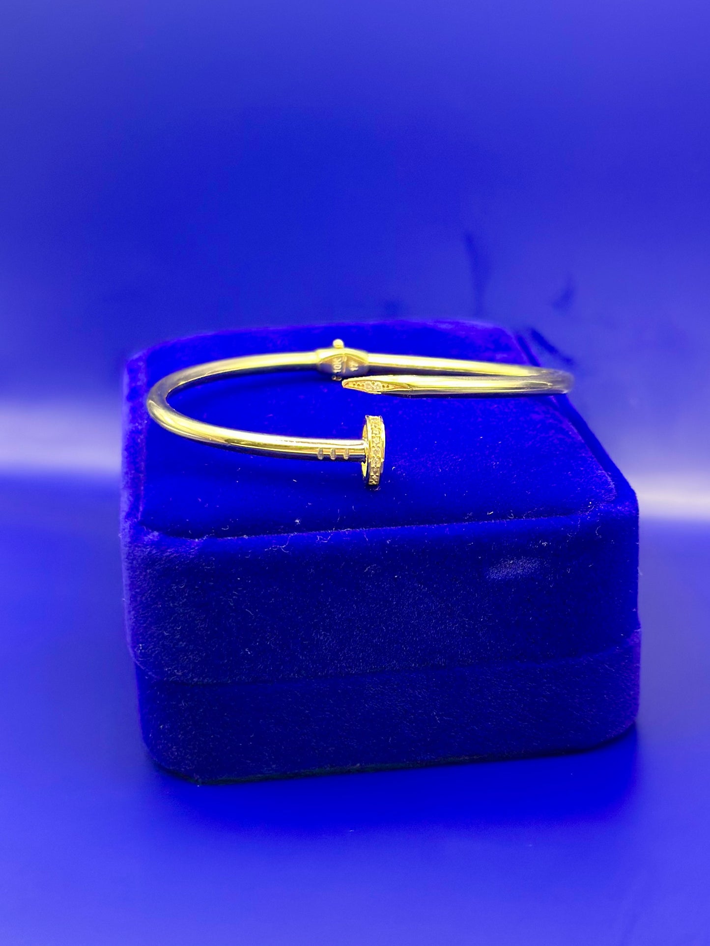 10k 17" Luxury Clove Style Bracelet
