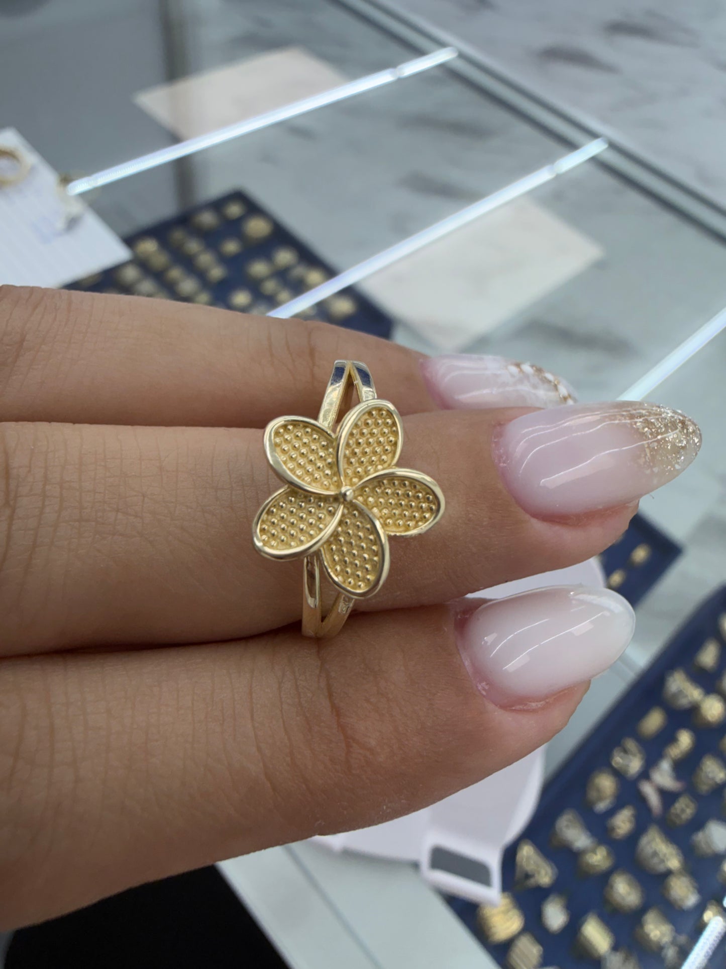 Anillo flor