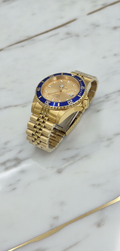 Reloj Invicta Pro Diver Automático Dorado con Bisel Azul y Brazalete Jubilee