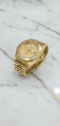 Reloj Invicta Pro Diver Automático Dorado con Bisel Bronce Dorado y Brazalete Jubilee